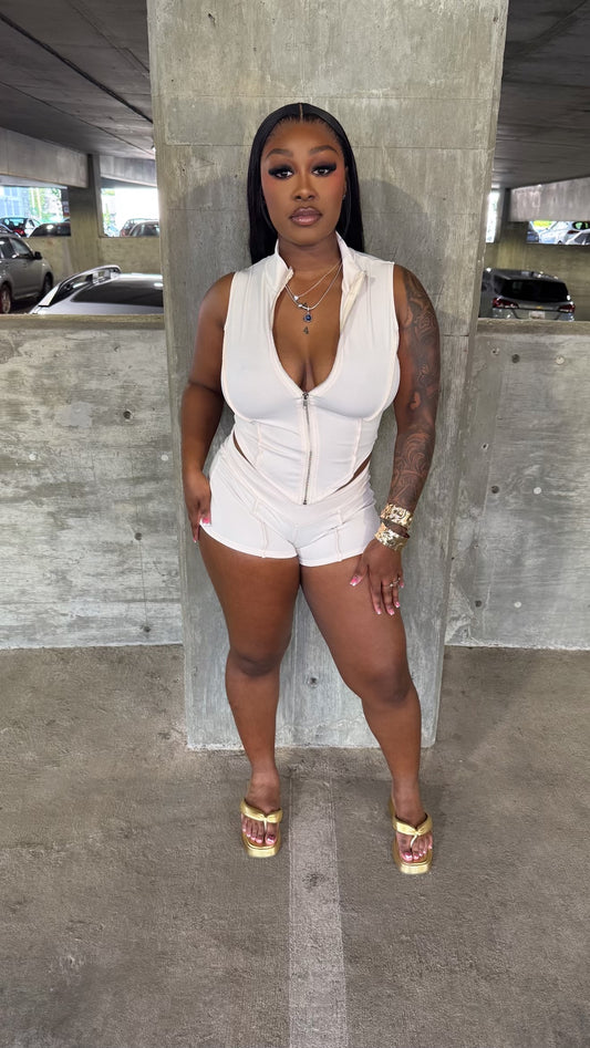 Vickie V Cut image 0